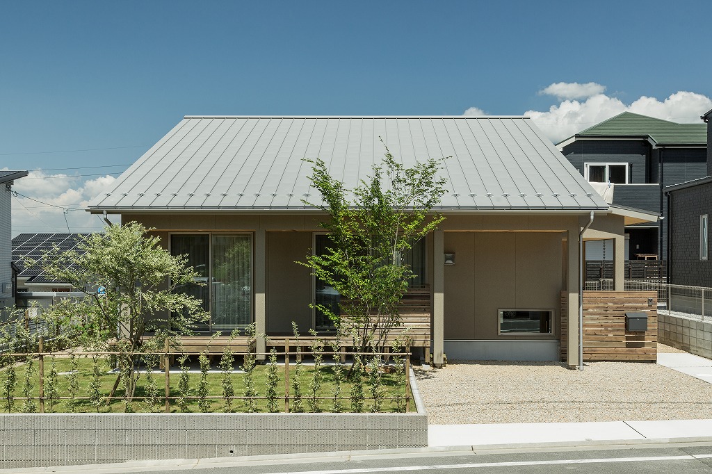 ガルバリウム鋼板立平葺き