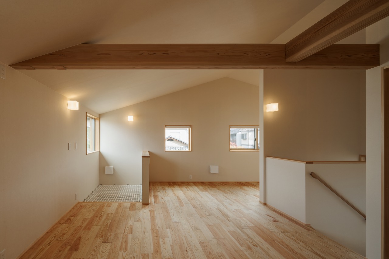 241209_088★ - 滋賀で自然素材・木の家の注文住宅を建てる工務店|株式会社スムース 2階フリースペース