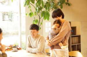 理想の家について話し合っている様子