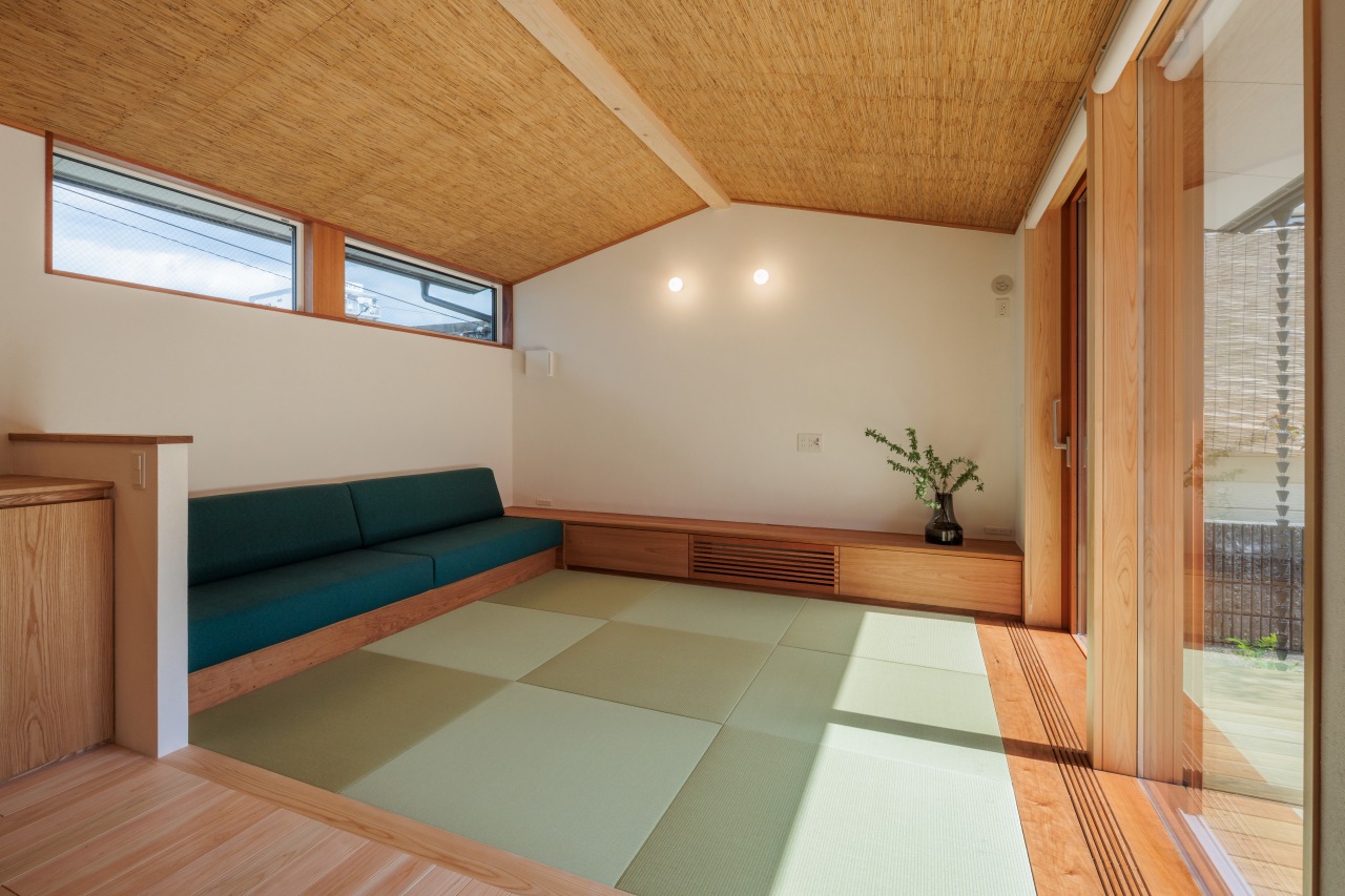 250226_027★ - 滋賀で自然素材・木の家の注文住宅を建てる工務店|株式会社スムース 畳リビング