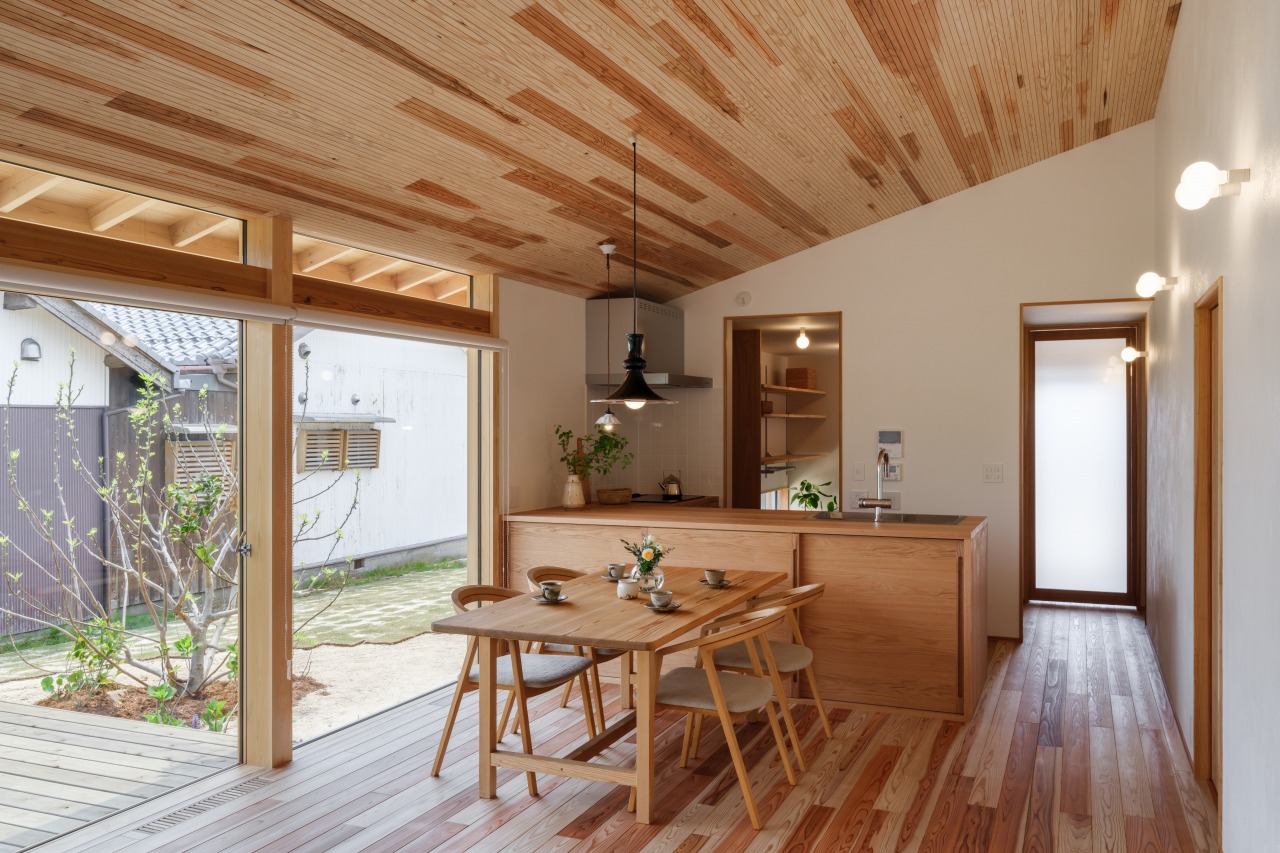 250425_038★ - 滋賀で自然素材・木の家の注文住宅を建てる工務店|株式会社スムース 木と自然素材の平屋
