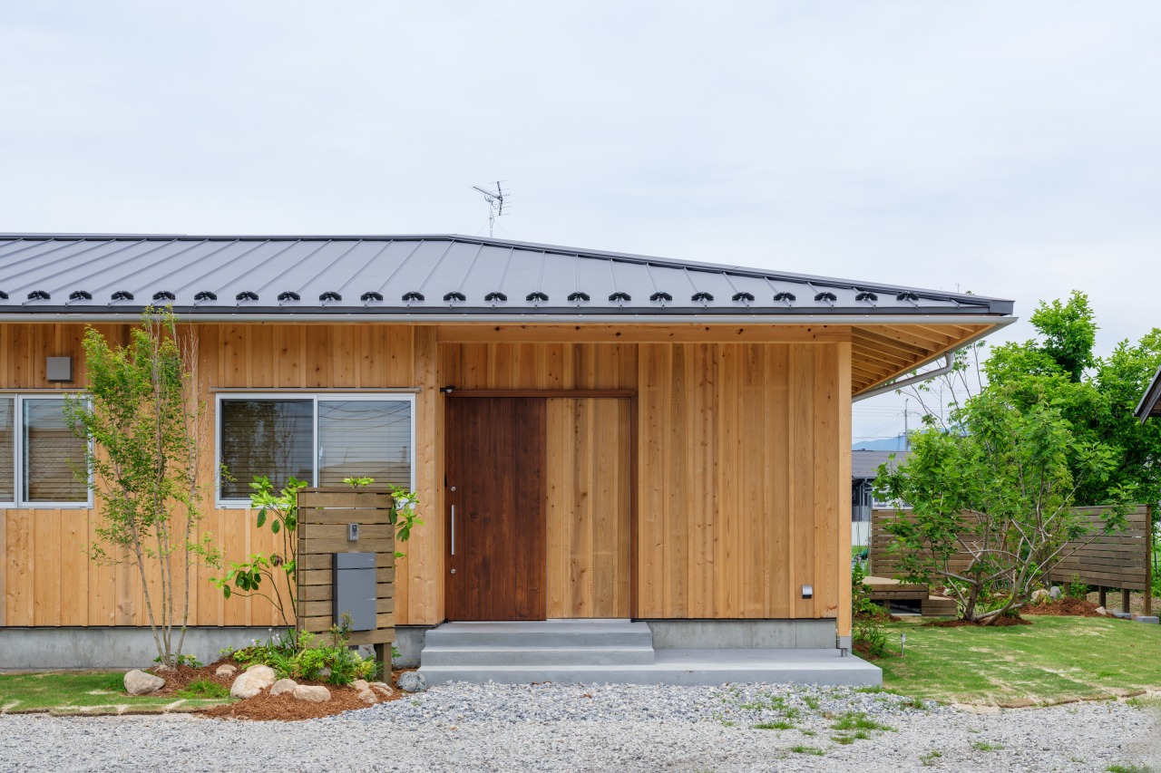 250606_004★ - 滋賀で自然素材・木の家の注文住宅を建てる工務店|株式会社スムース 木の外観