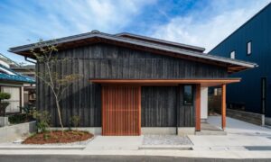 滋賀県の注文住宅事例：フルオーダーキッチンと自然素材でつくる、心地よい暮らしの住まい