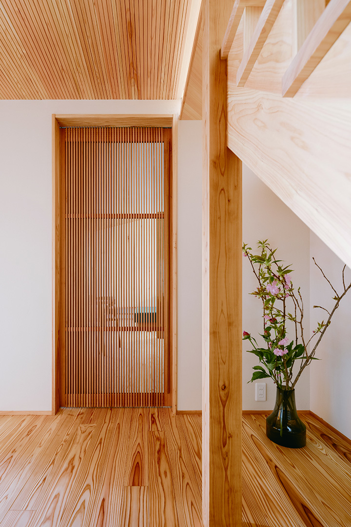 造作の千本格子引の