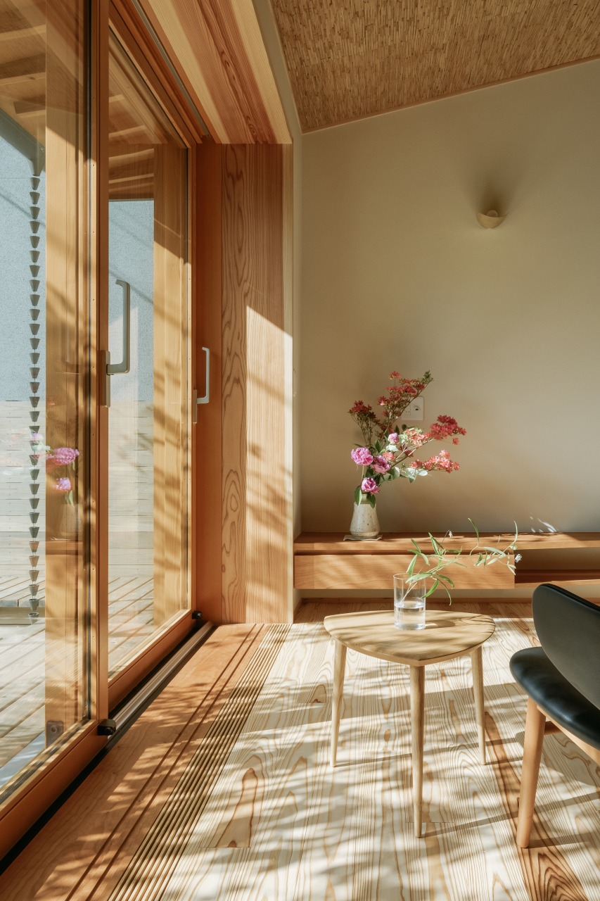 木の温もり感じるリビング